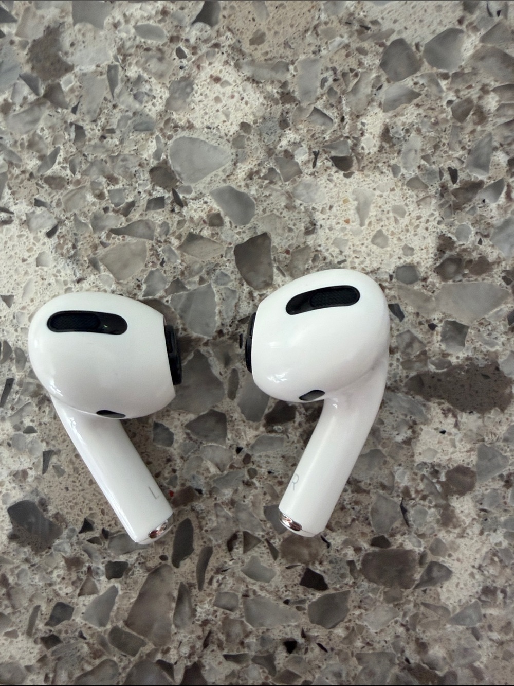 Apple AirPod Pros Gen 1 - Picture 7 of 12